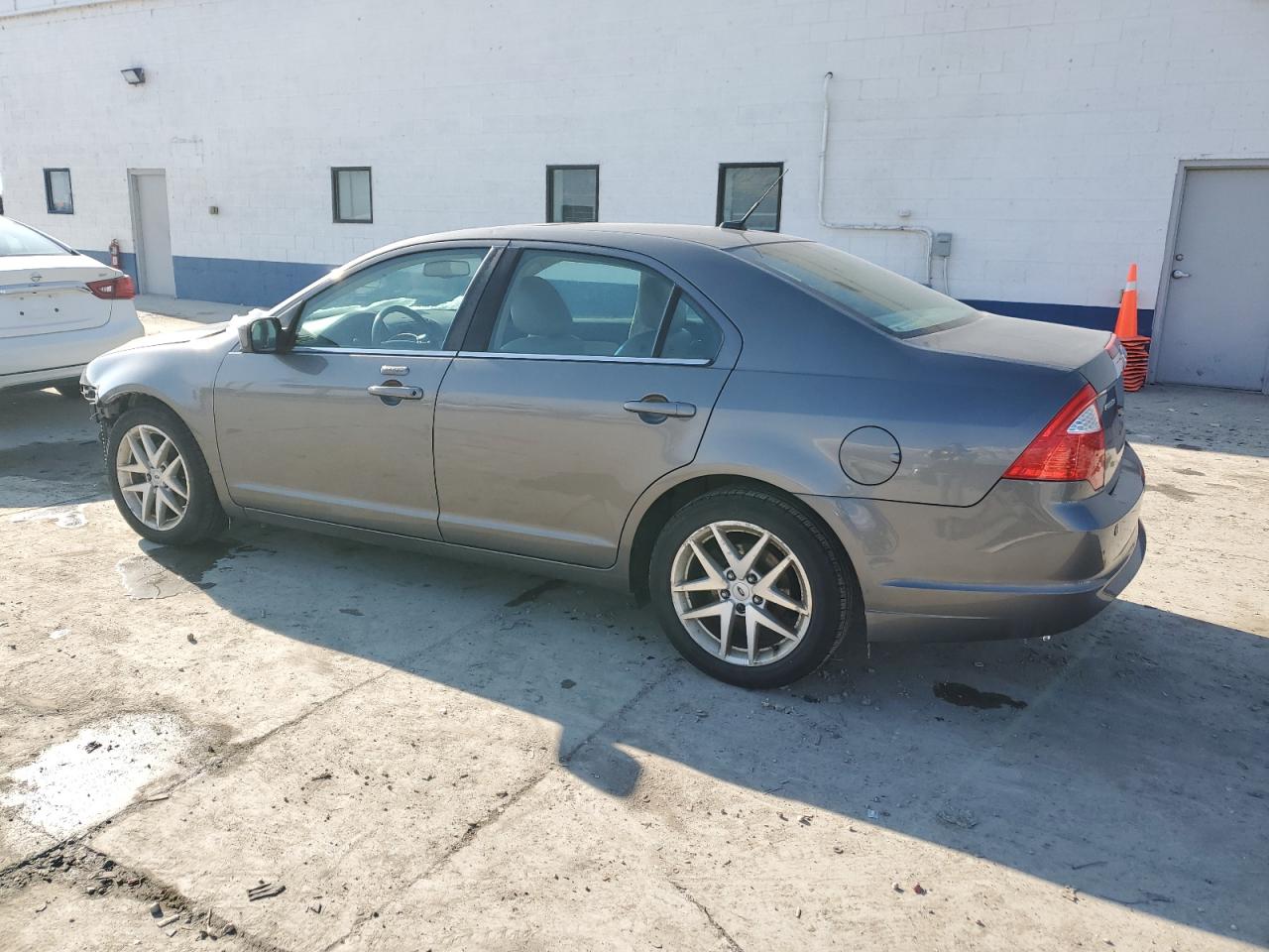 2010 Ford Fusion - Image 2