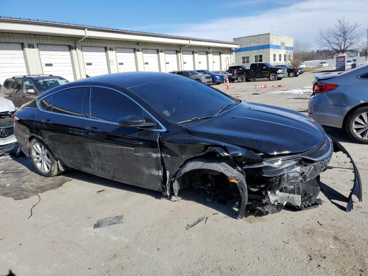 2016 Chrysler 200 - Image 4