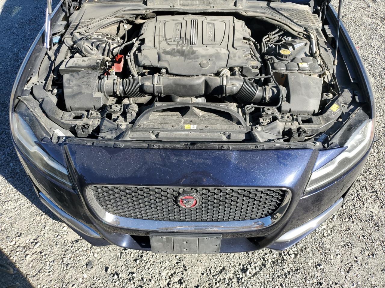 2017 Jaguar XF - Image 11