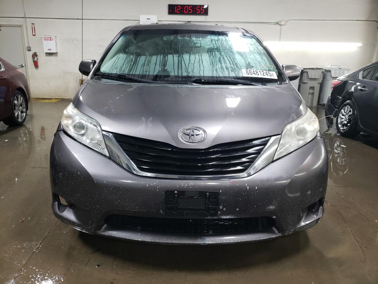 2013 Toyota Sienna - Image 5