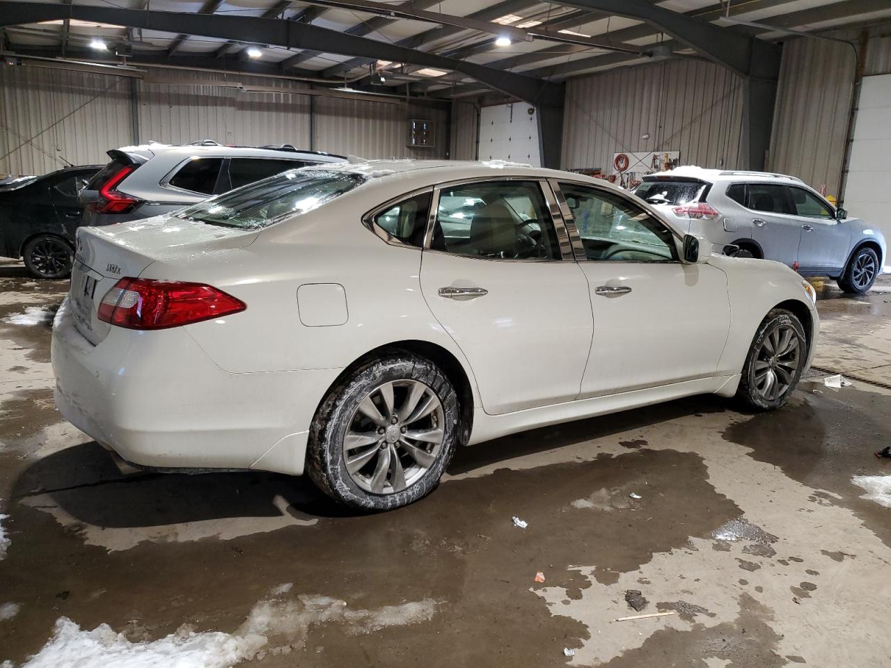 2012 Infiniti M - Image 3