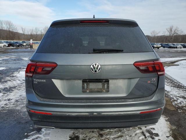  VOLKSWAGEN TIGUAN 2018 Серый