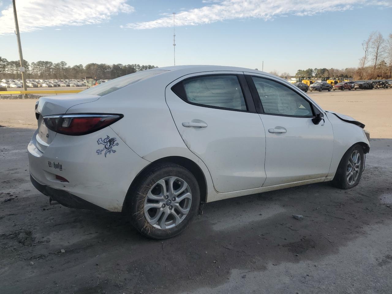 2017 Toyota Yaris - Image 3