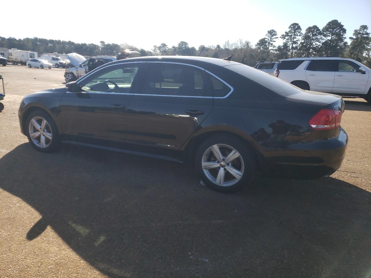 2015 Volkswagen Passat - Image 2