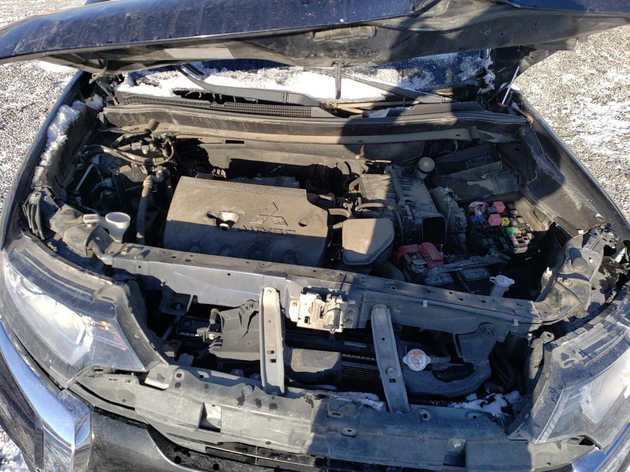 2018 Mitsubishi Outlander - Image 13