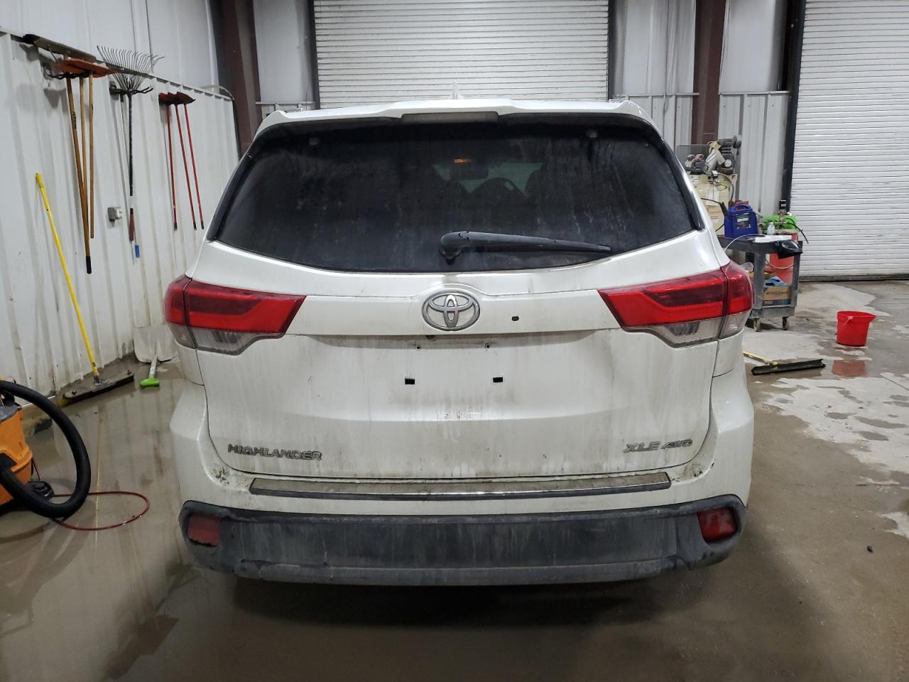 2019 Toyota Highlander - Image 6