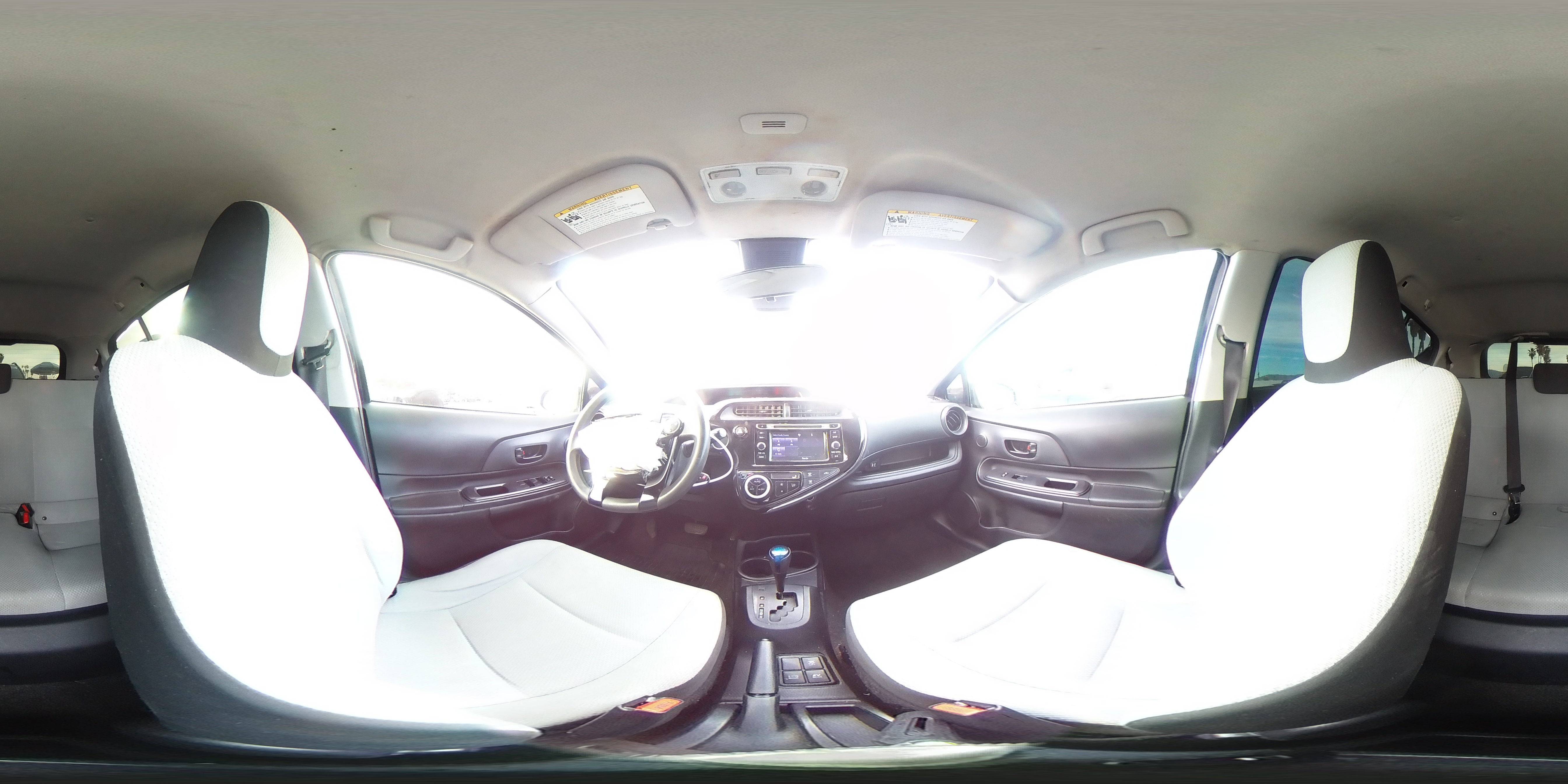 2018 Toyota Prius - Image 13