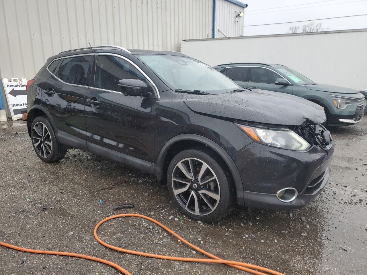 2018 Nissan Rogue - Image 4