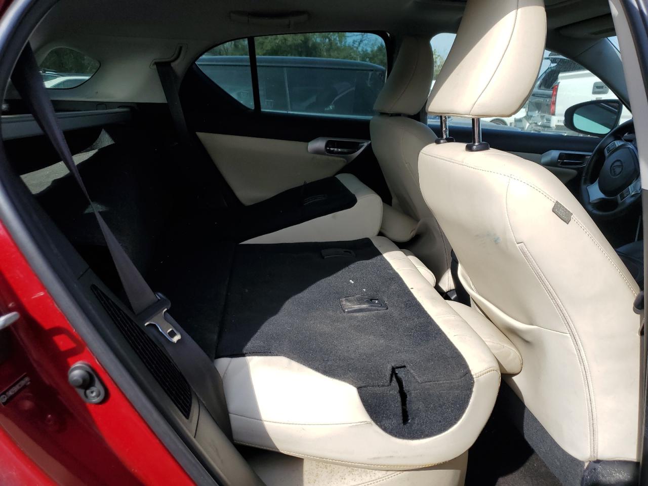 2012 Lexus CT - Image 10