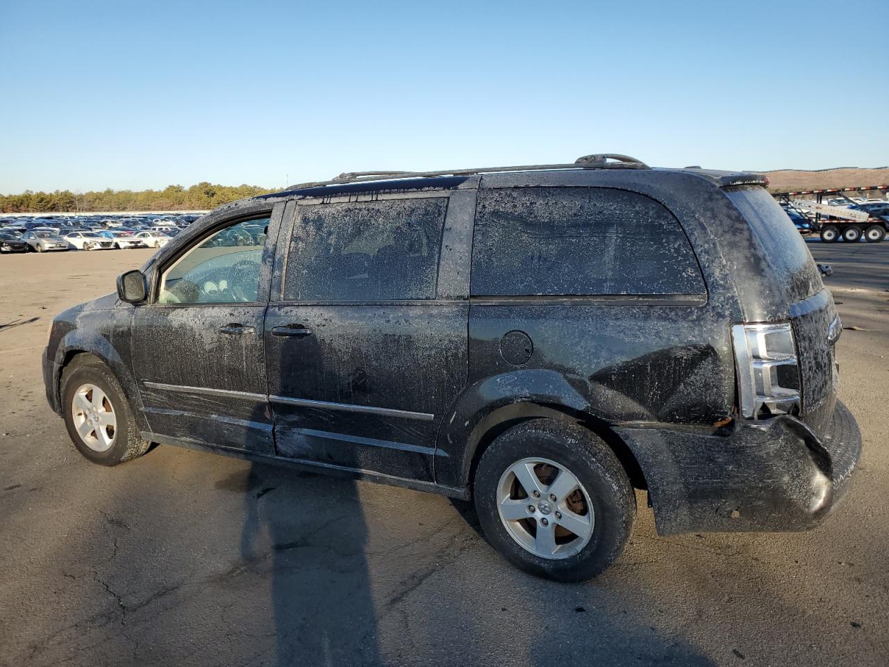 2010 Dodge Caravan - Image 2