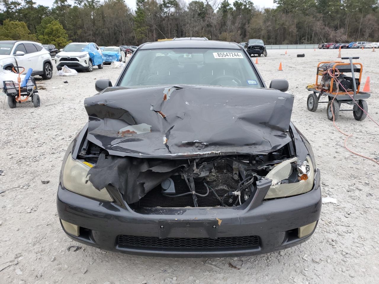 2004 Lexus IS - Image 5