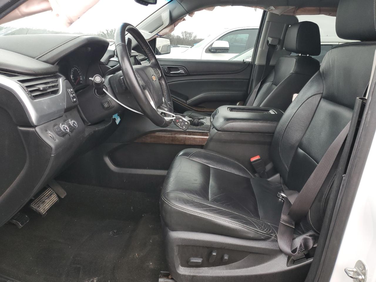 2017 Chevrolet Suburban - Image 7