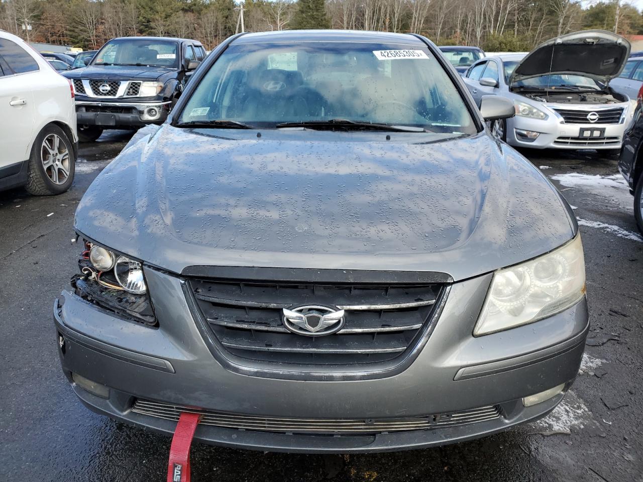 2010 Hyundai Sonata - Image 5