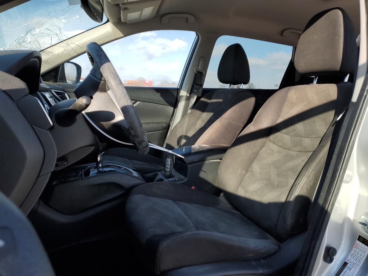 2016 Nissan Rogue - Image 7