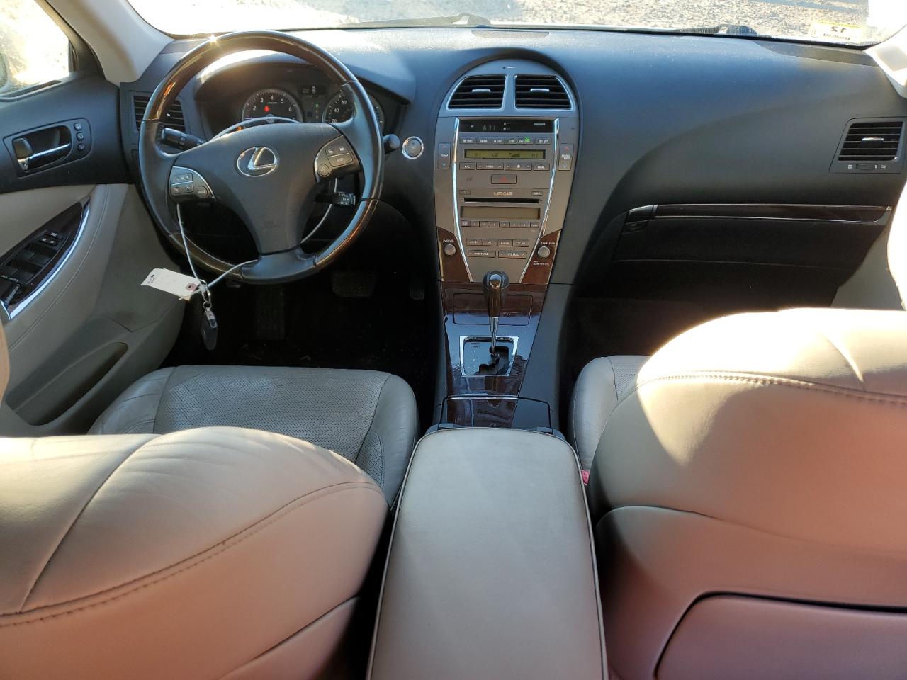 2012 Lexus ES - Image 8