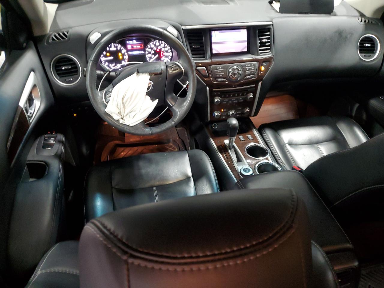 2016 Nissan Pathfinder - Image 8