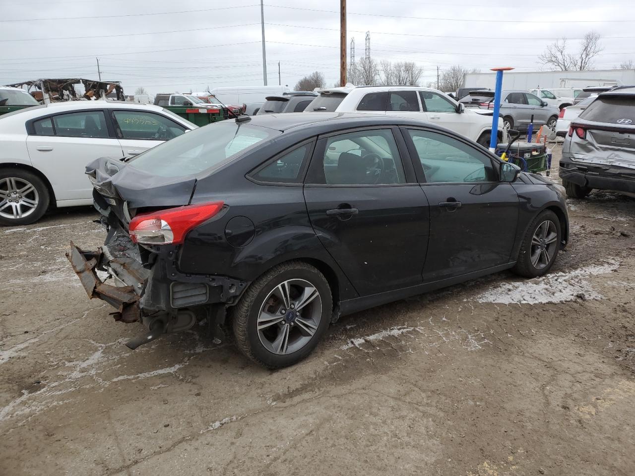 VIN 1FADP3FE8GL302247 2016 FORD FOCUS no.3