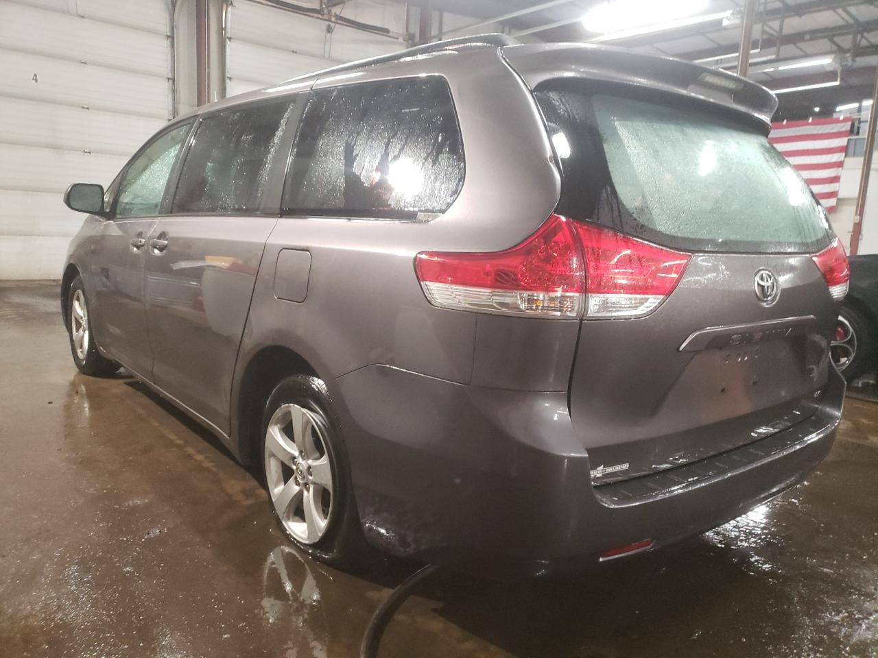 2012 Toyota Sienna - Image 2