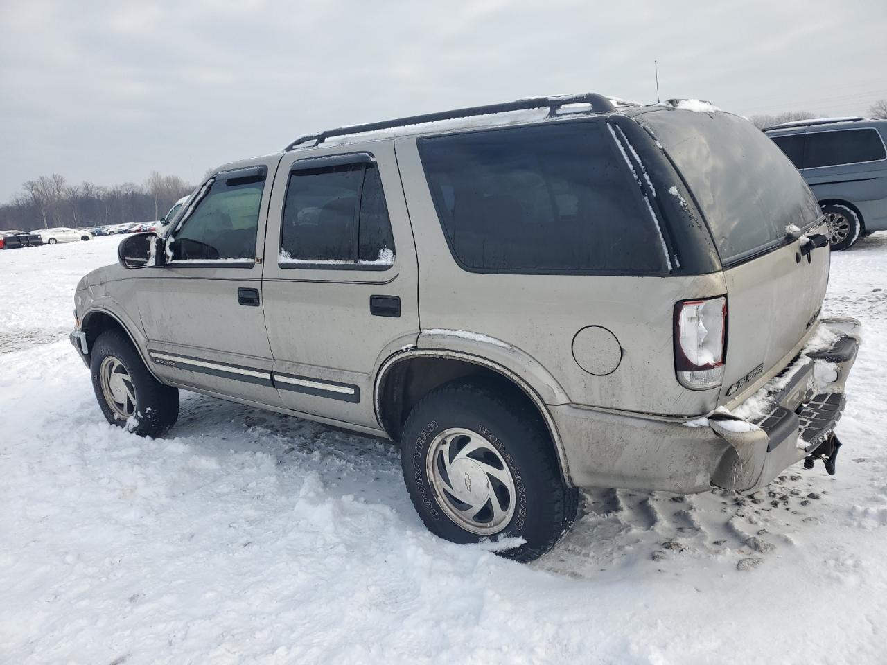 2001 Chevrolet Blazer - Image 2