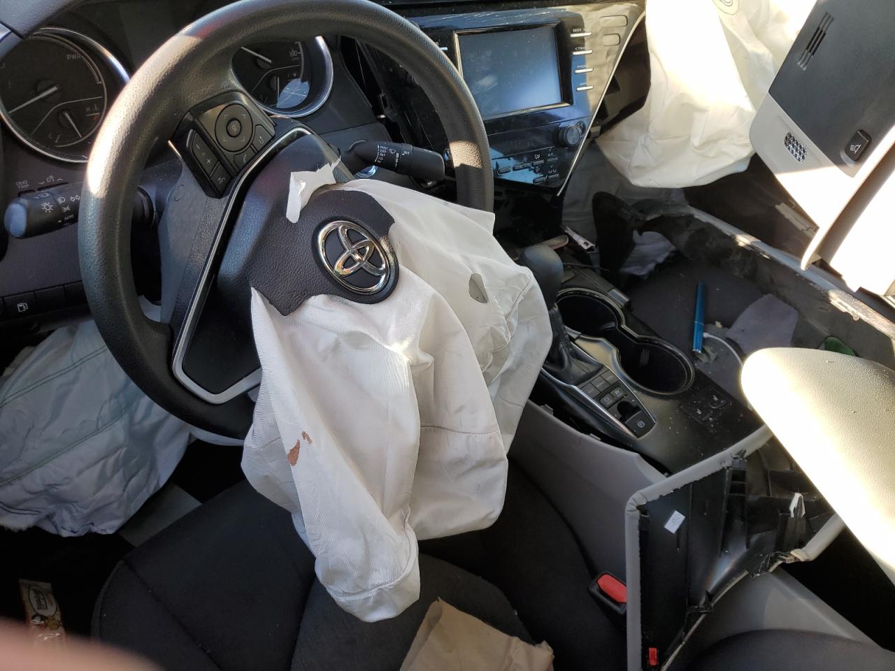 2018 Toyota Camry - Image 8