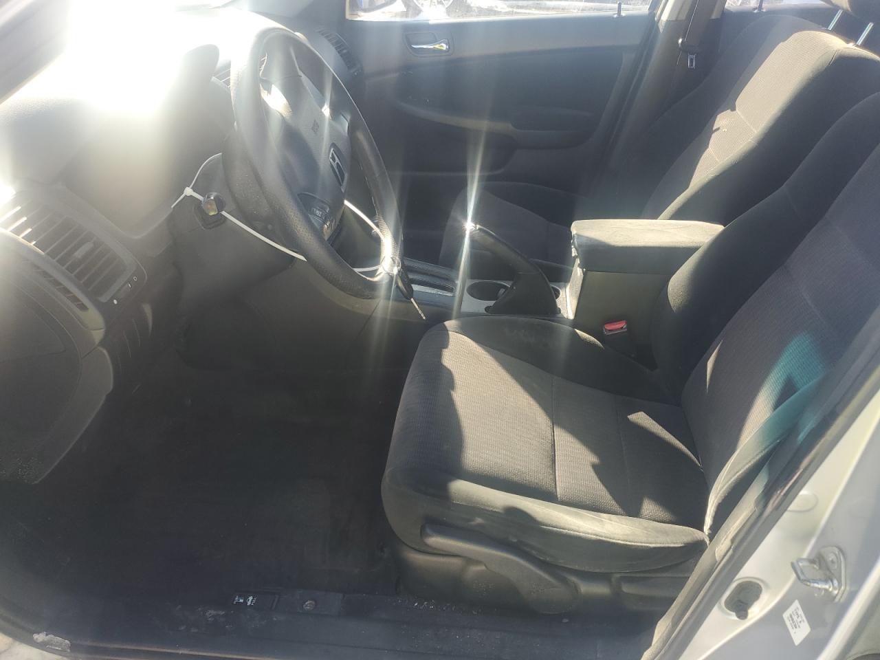 2004 Honda Accord - Image 7