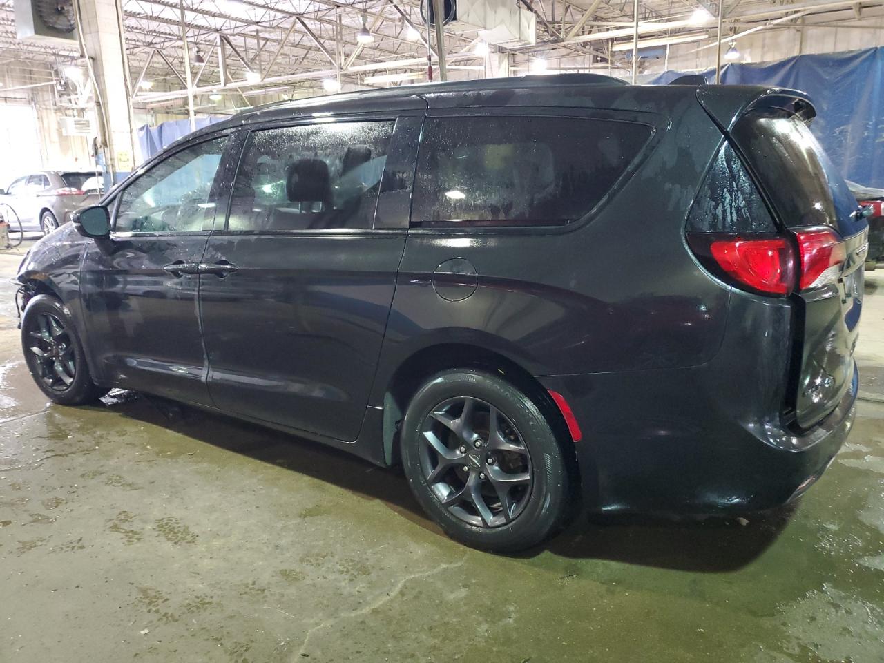 2019 Chrysler Pacifica - Image 2