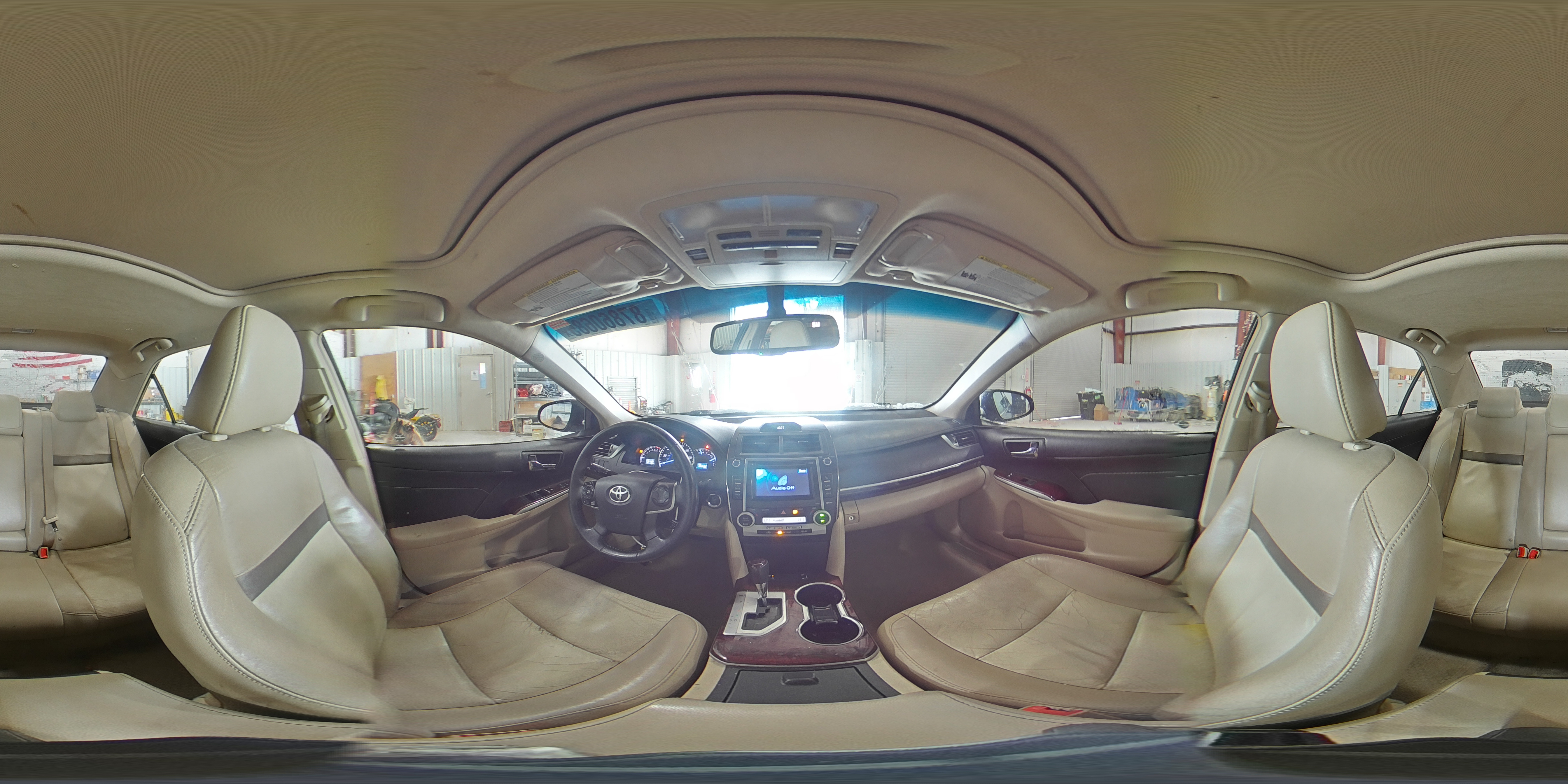 2014 Toyota Camry - Image 12