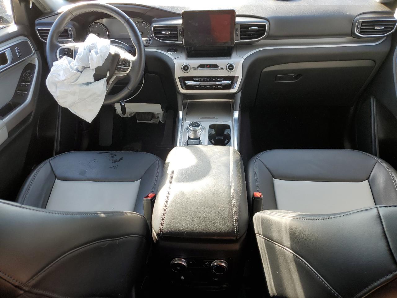 2023 Ford Explorer - Image 8