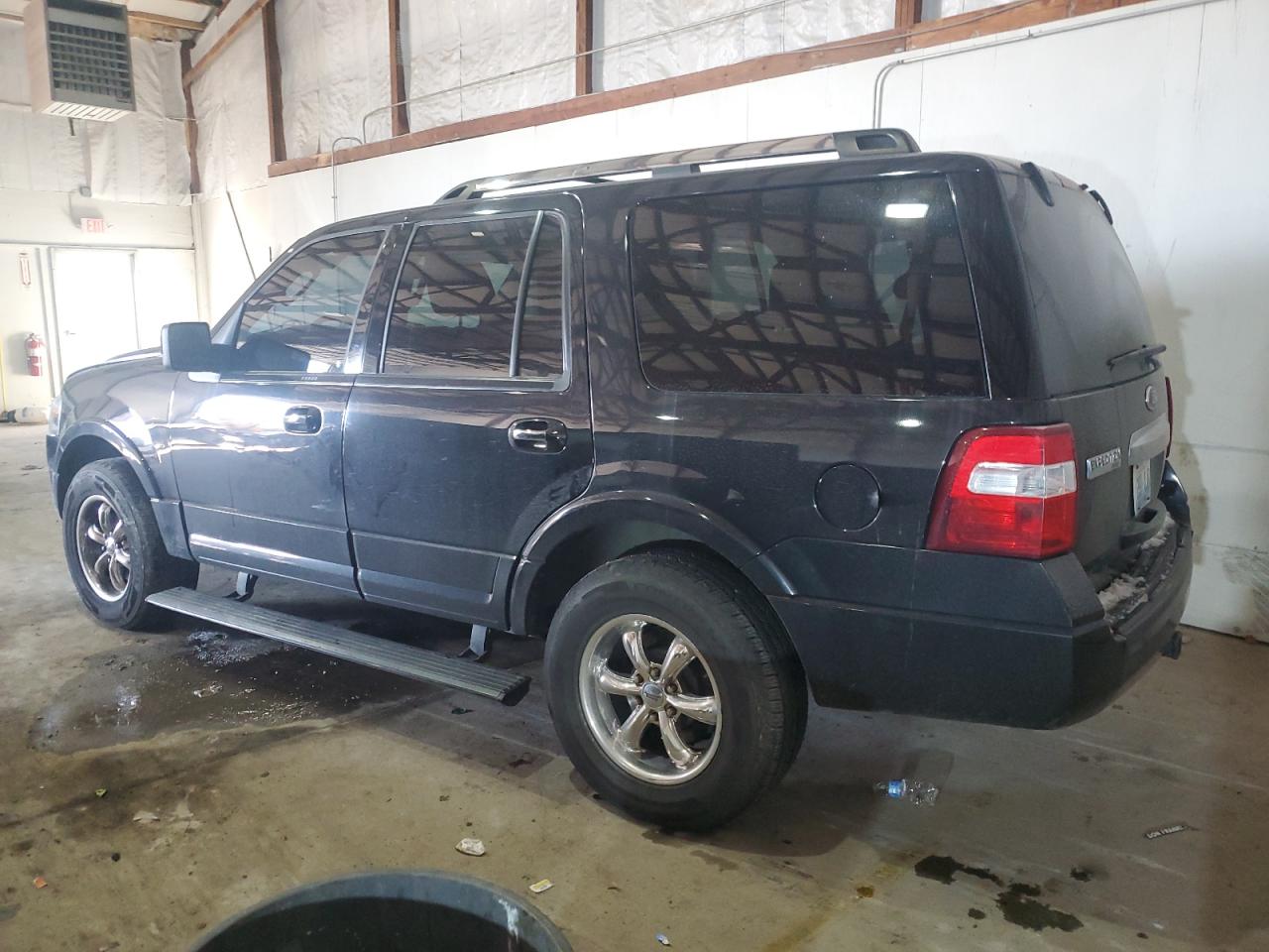 2014 Ford Expedition - Image 2
