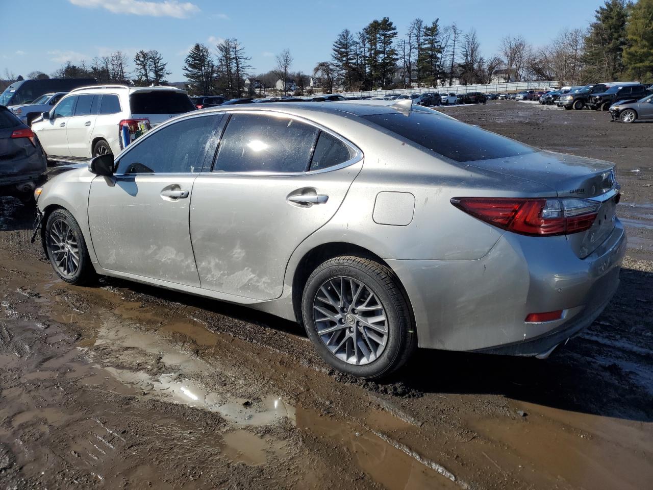 2018 Lexus ES - Image 2