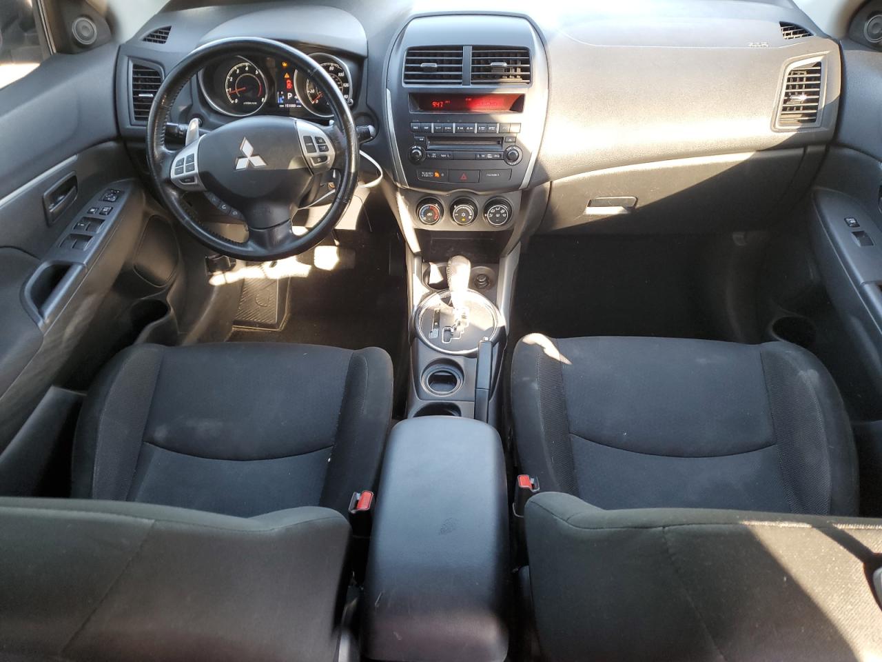 2012 Mitsubishi Outlander - Image 8