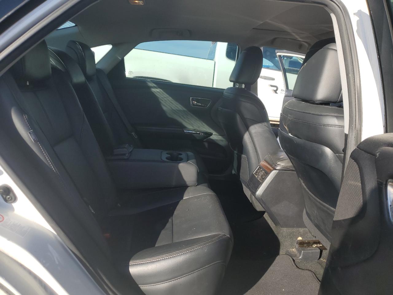 2013 Toyota Avalon - Image 10