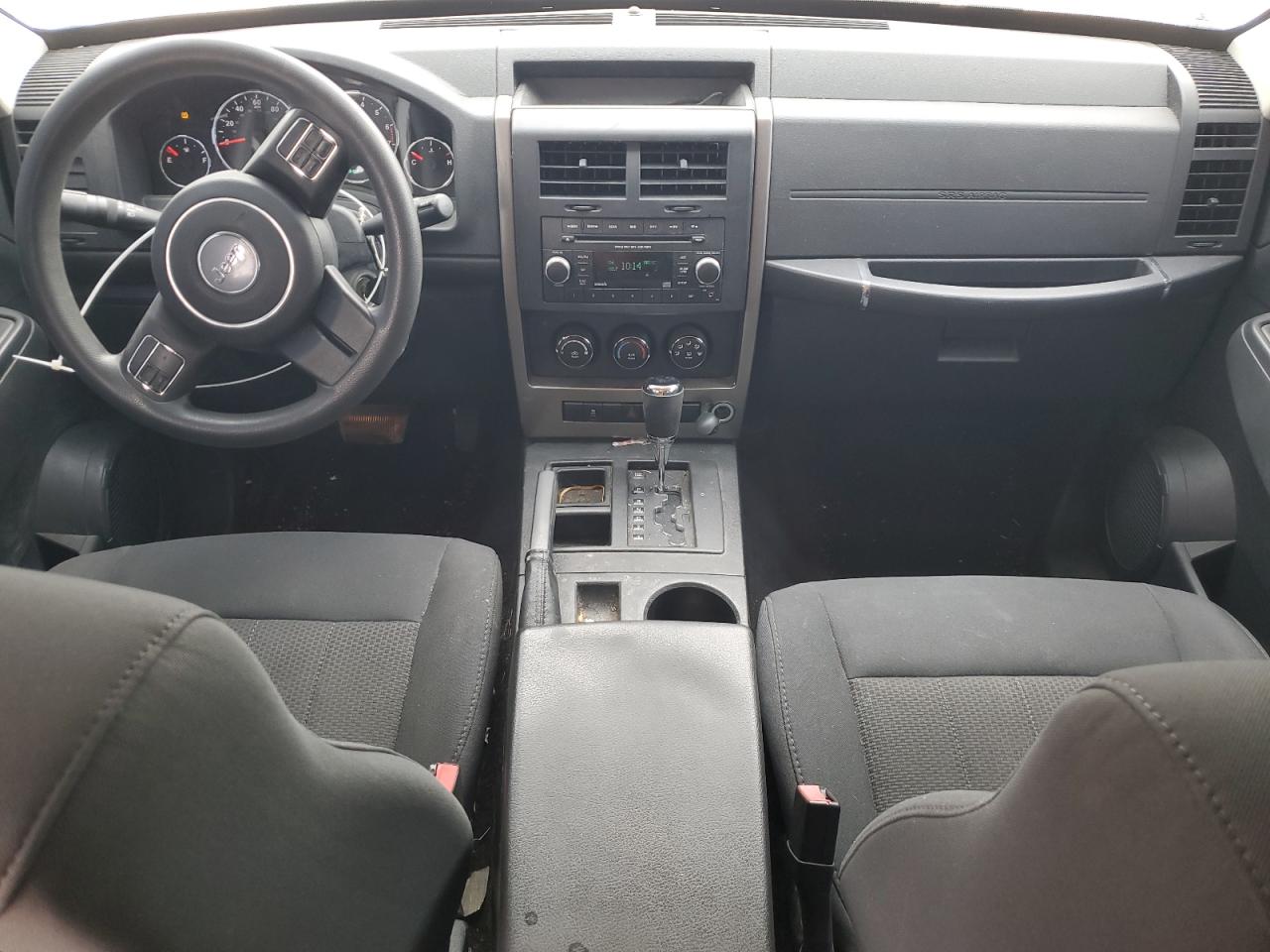 2012 Jeep Liberty (North America) - Image 8