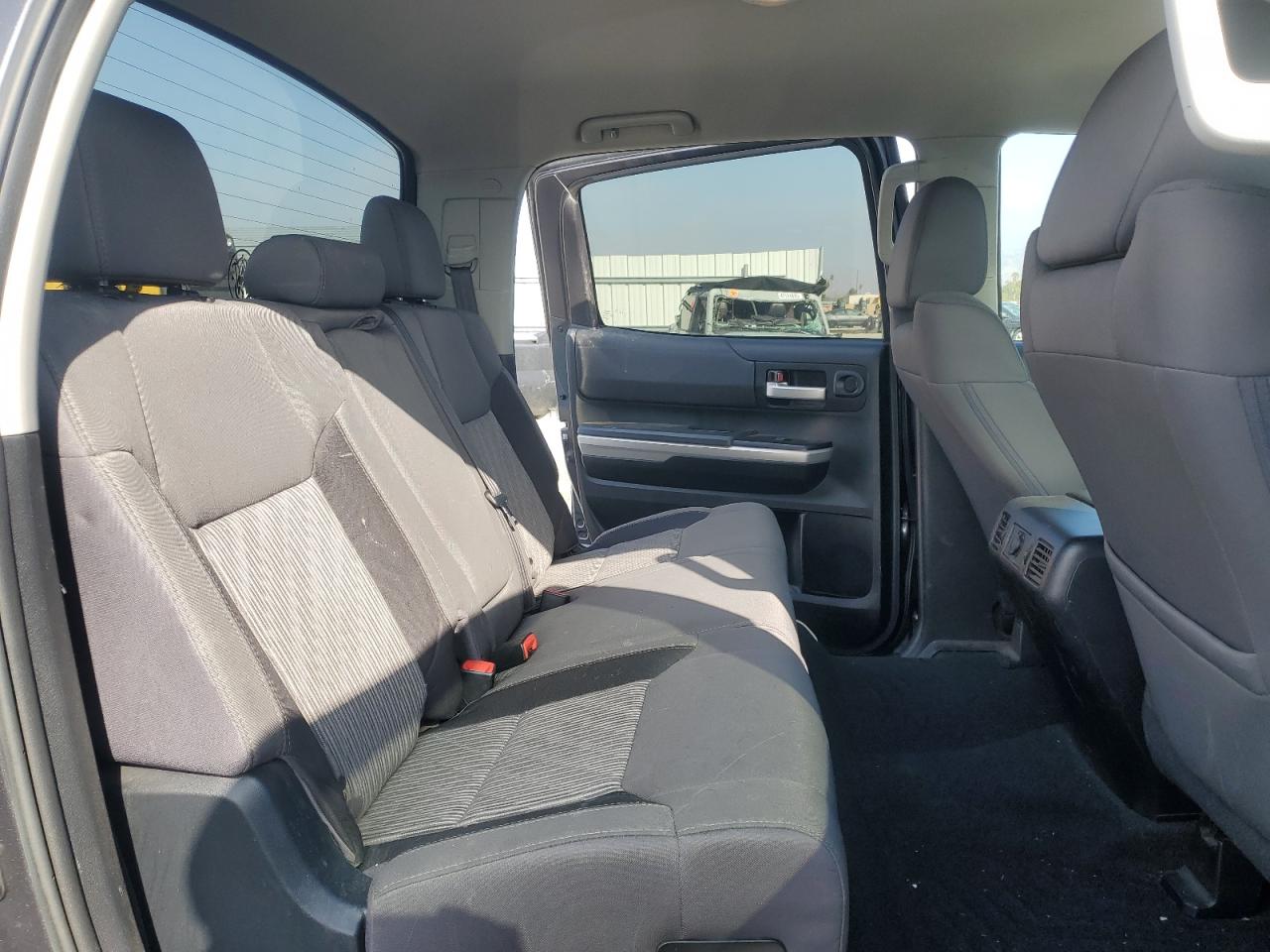 2016 Toyota Tundra - Image 10