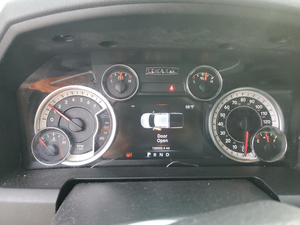 2016 RAM 1500 - Image 9
