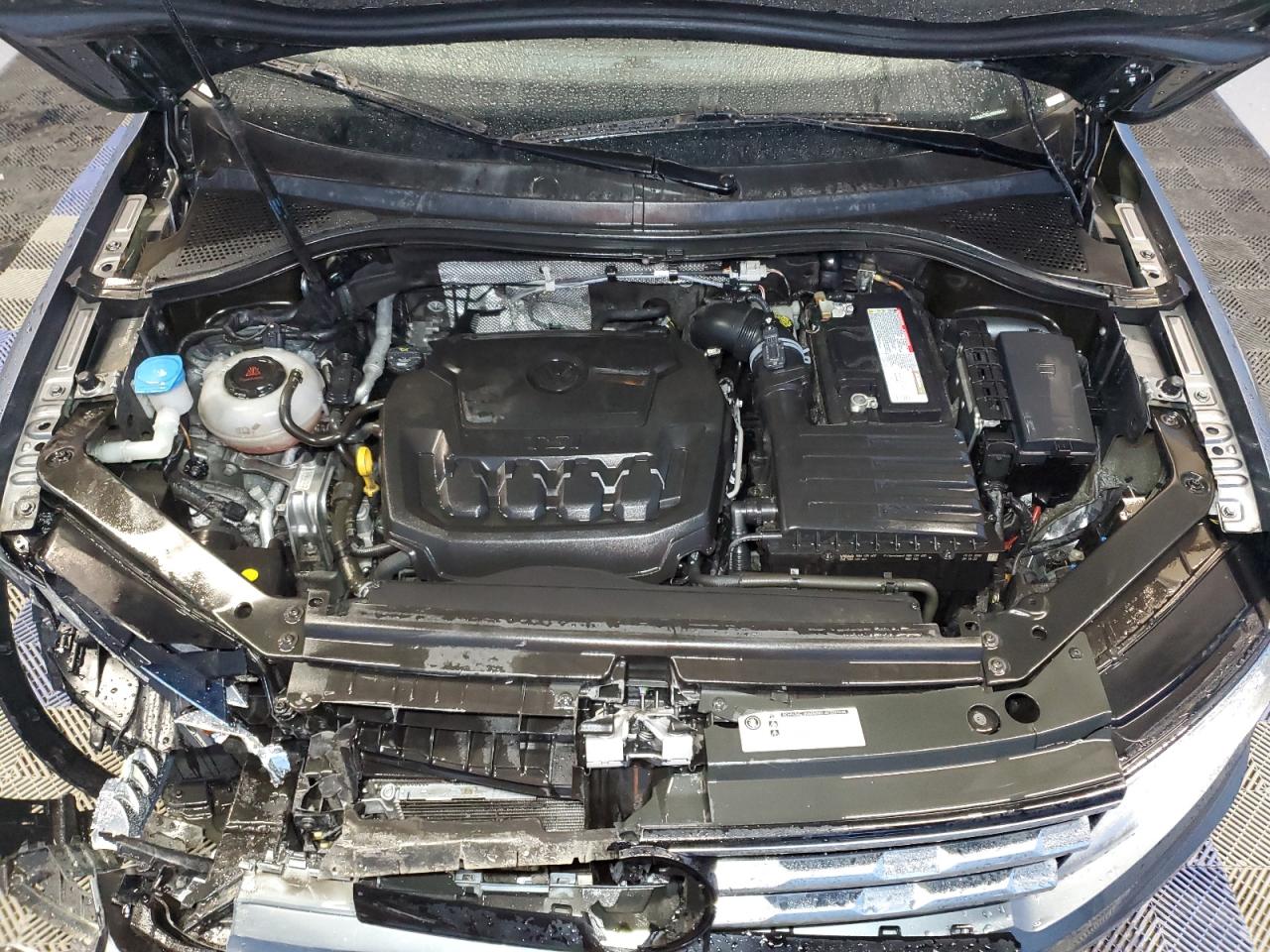 2020 Volkswagen Tiguan - Image 12