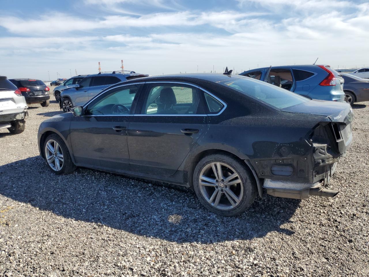 2014 Volkswagen Passat - Image 2