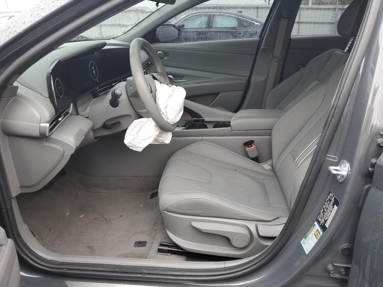 2023 Hyundai Elantra - Image 7
