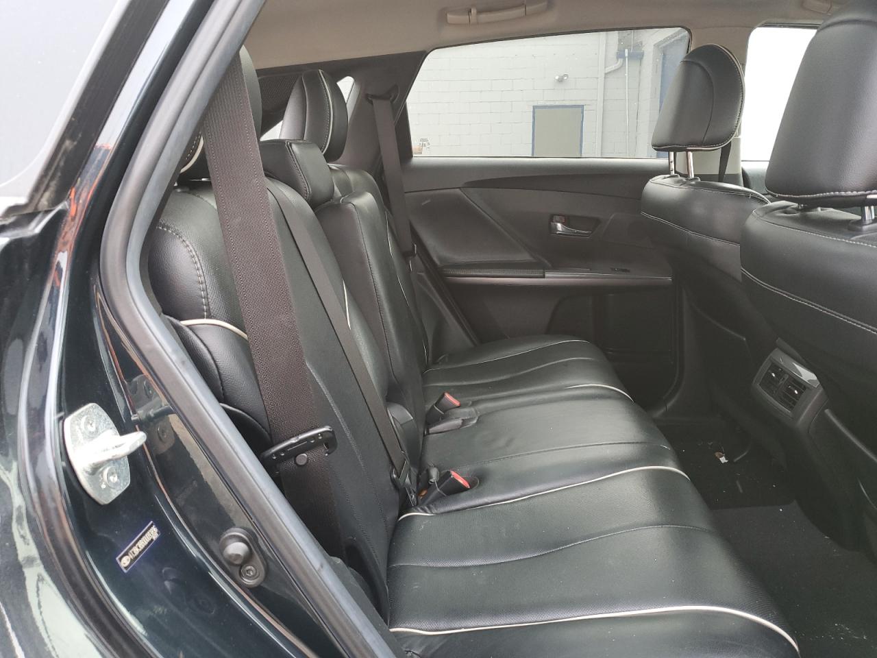 2013 Toyota Venza - Image 11