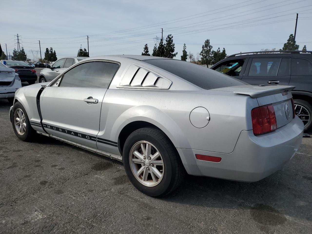 2007 Ford Mustang - Image 2