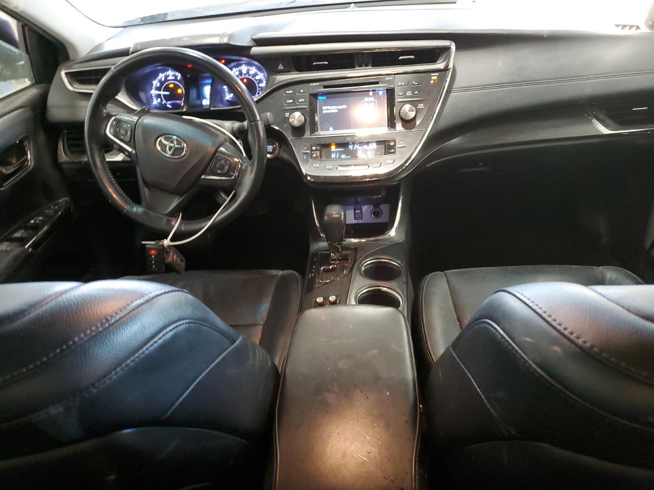 2016 Toyota Avalon - Image 8