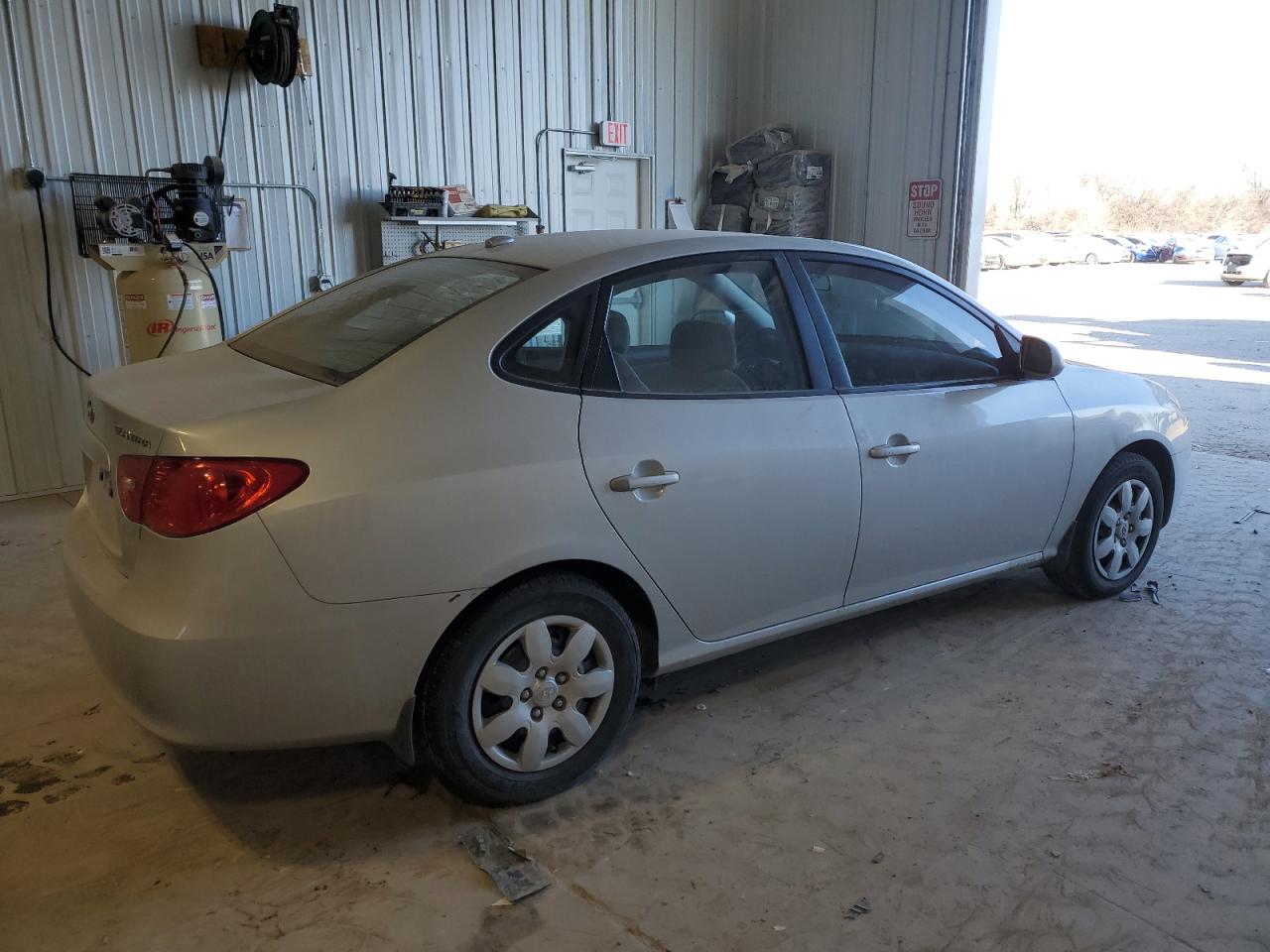 2009 Hyundai Elantra - Image 3