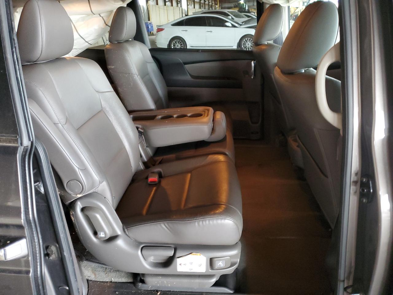 2015 Honda Odyssey - Image 11