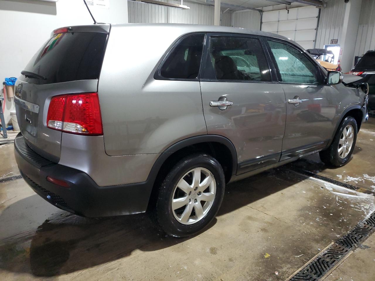 2011 Kia Sorento - Image 3