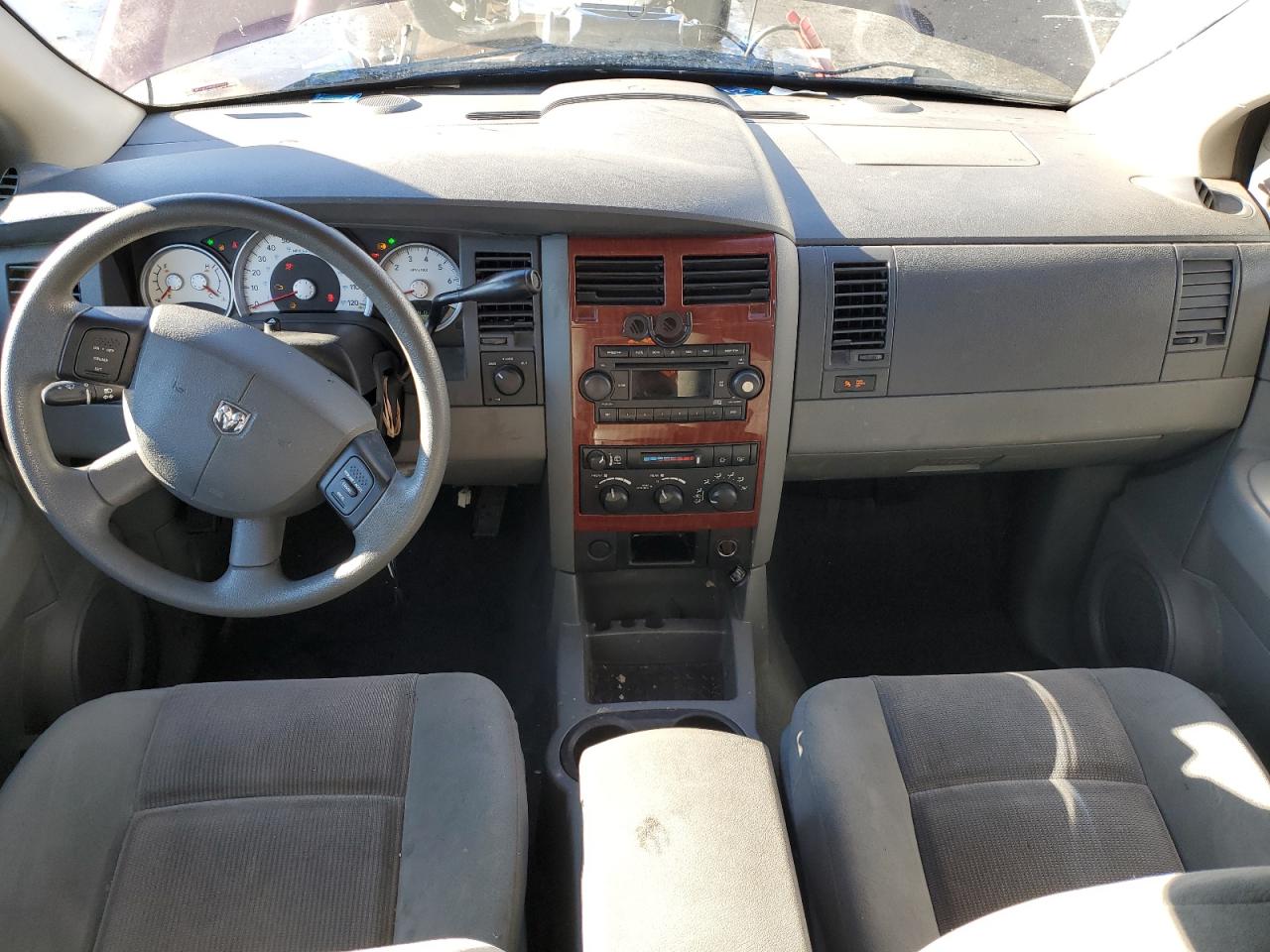 2005 Dodge Durango - Image 8