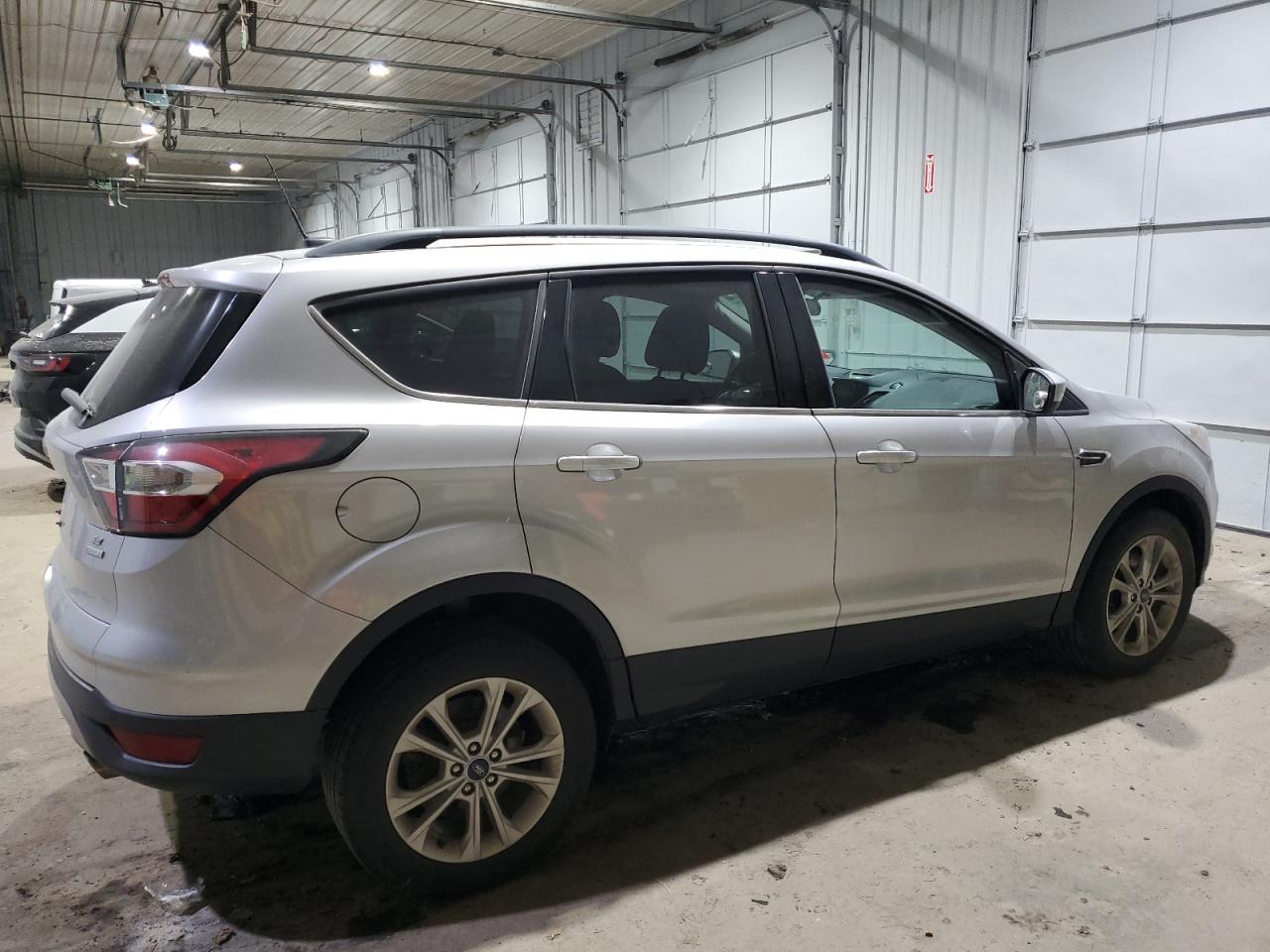 VIN 1FMCU0GD6HUA36768 2017 FORD ESCAPE no.3