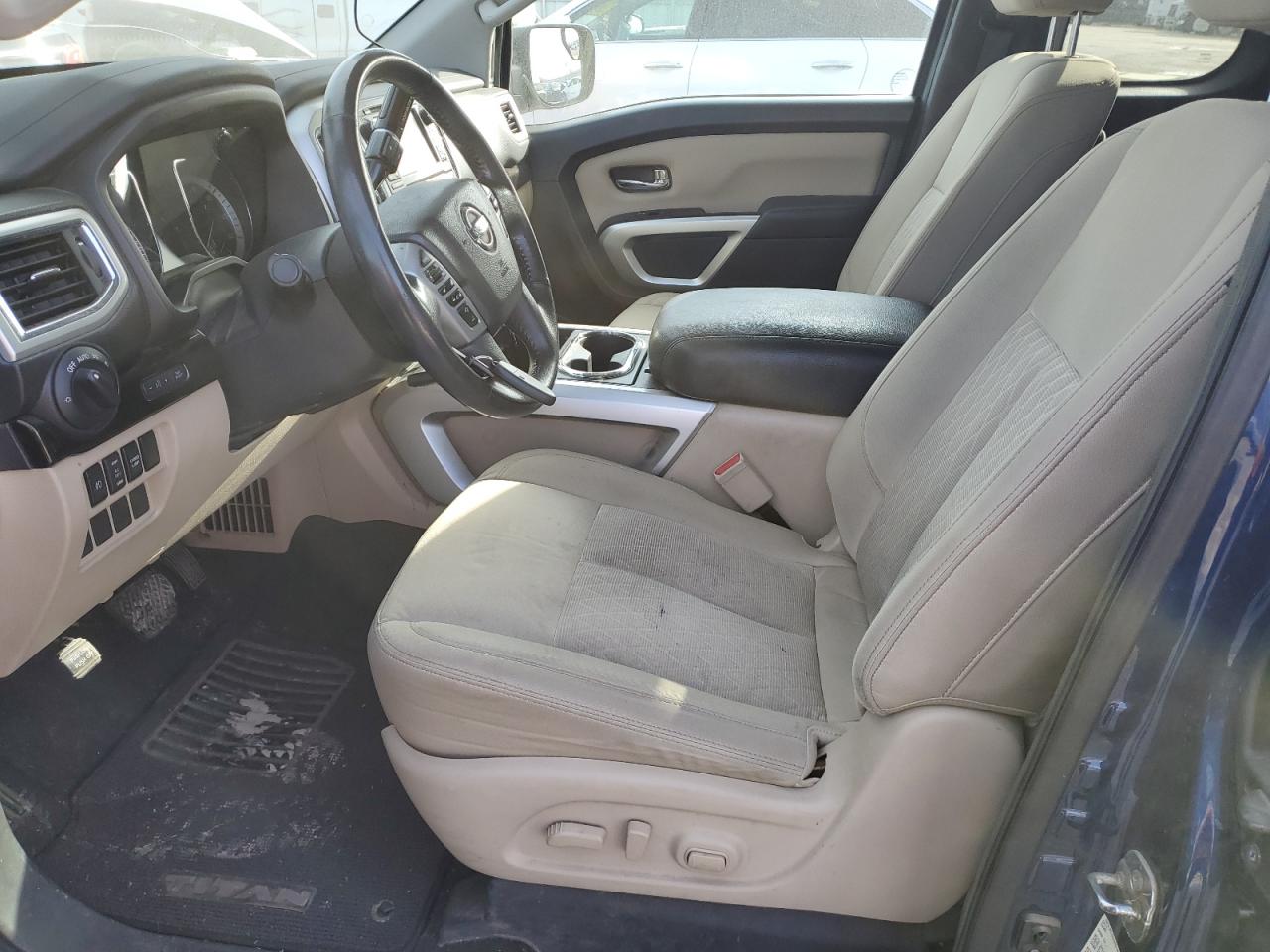 2017 Nissan Titan - Image 7