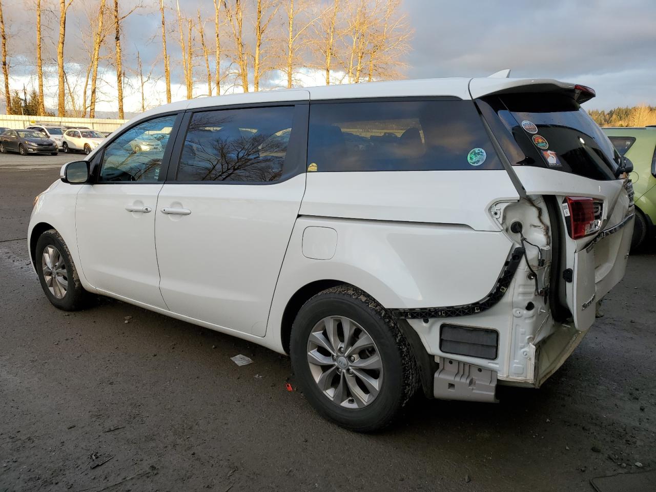 2020 Kia Sedona - Image 2