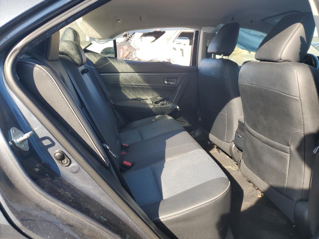 2015 Toyota Corolla - Image 10