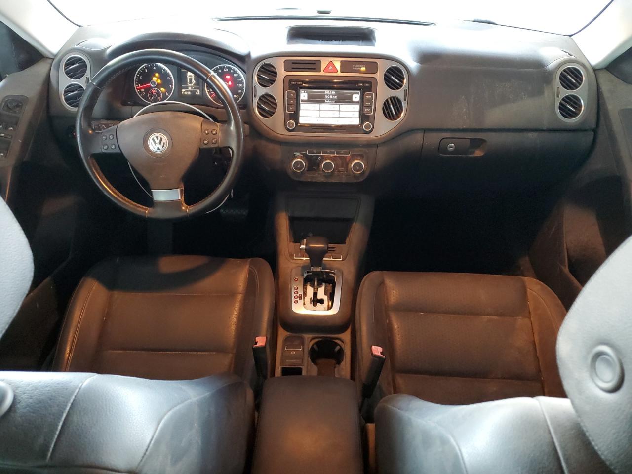 2010 Volkswagen Tiguan - Image 8